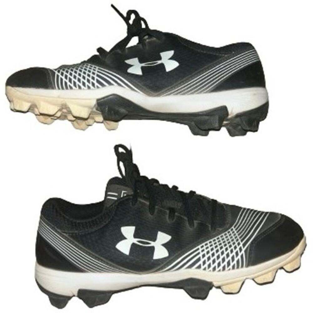 Under Armor Cleats - BLACK - 6.5